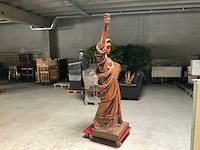 Statue of liberty eyecatcher beeld - afbeelding 4 van  9