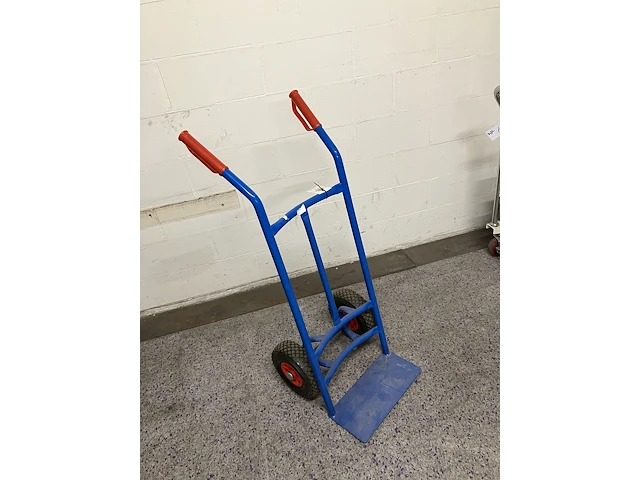 Steekwagen staal 300kg - afbeelding 1 van  1