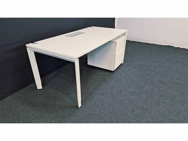 Steelcase - bureaus met ladenblokken (4x) - afbeelding 4 van  8