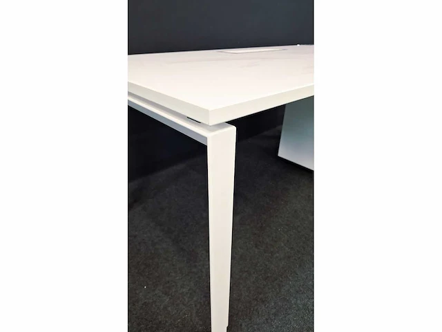 Steelcase - bureaus met ladenblokken (4x) - afbeelding 8 van  8