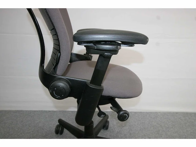 Steelcase - leap - ergonomische bureaustoel - afbeelding 9 van  10