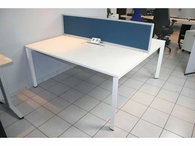 Steelcase - workbench voor 2 personen - afbeelding 1 van  7