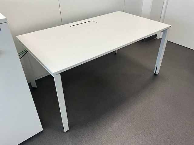 Steelcase bureau 160x90 (3x) - afbeelding 2 van  9