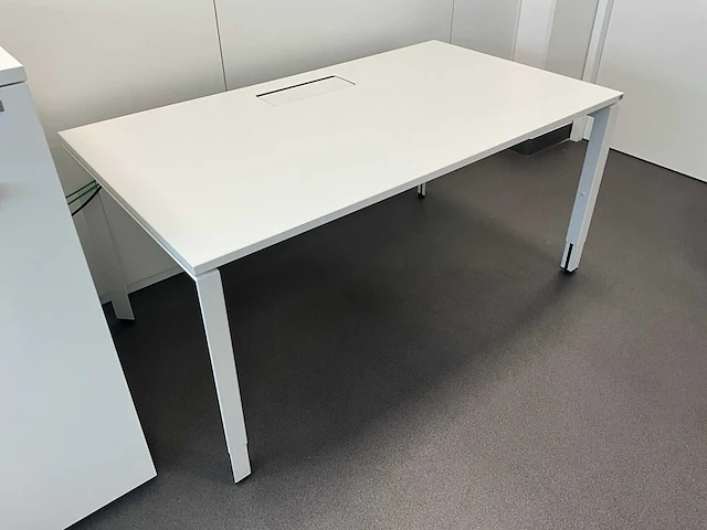 Steelcase bureau 160x90 (4x) - afbeelding 2 van  8