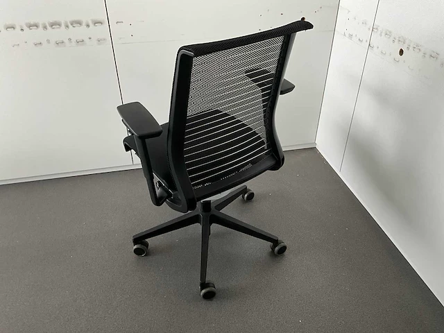 Steelcase ergonomische bureaustoelen (4x) - afbeelding 2 van  5