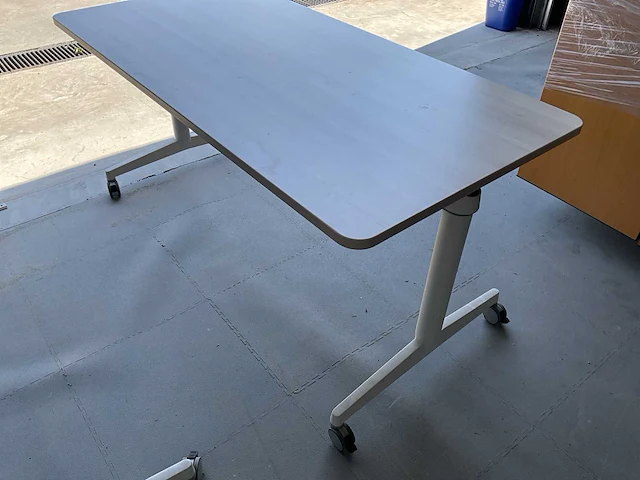 Steelcase kantinetafel feesttafel bureautafel 13 stuks - afbeelding 6 van  11