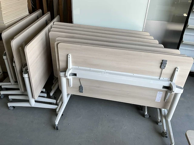 Steelcase kantinetafel feesttafel bureautafel 13 stuks - afbeelding 8 van  11