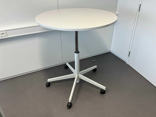 Steelcase verrijdbare ronde statafel 100cm (2x) - afbeelding 1 van  5