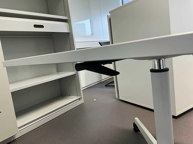 Steelcase verrijdbare vierkante tafel 90x90 (2x) - afbeelding 5 van  5