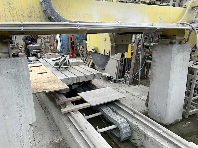Steenzaagmachine van voorden - afbeelding 3 van  25