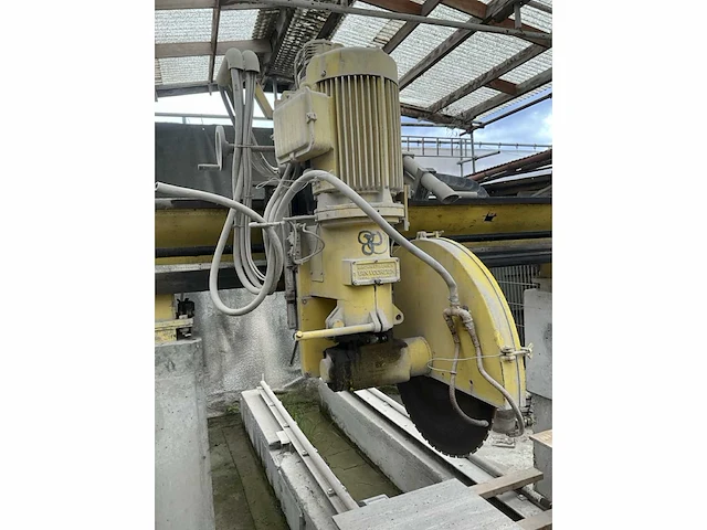 Steenzaagmachine van voorden - afbeelding 12 van  25