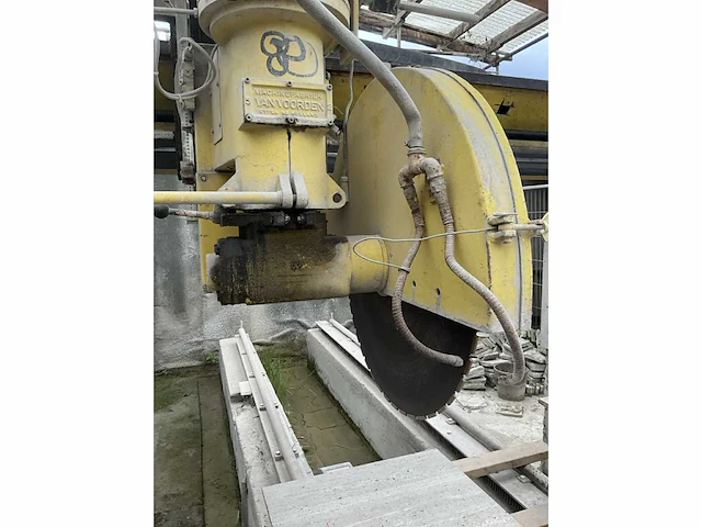 Steenzaagmachine van voorden - afbeelding 20 van  25