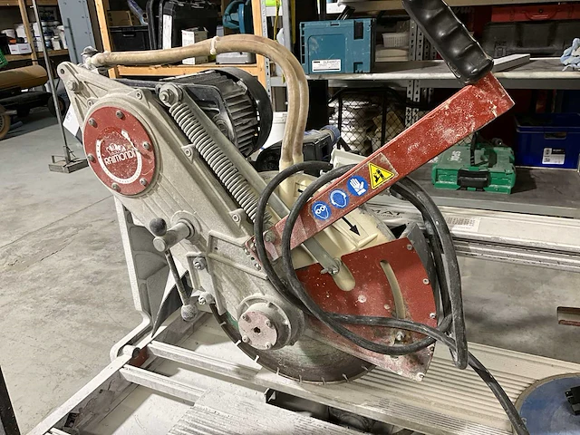 Steenzaagmachine - afbeelding 2 van  5