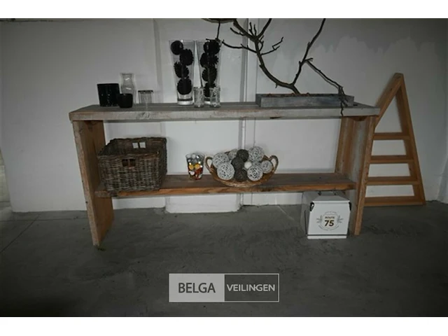 Steigerhouten meubel met decoratie - afbeelding 2 van  5