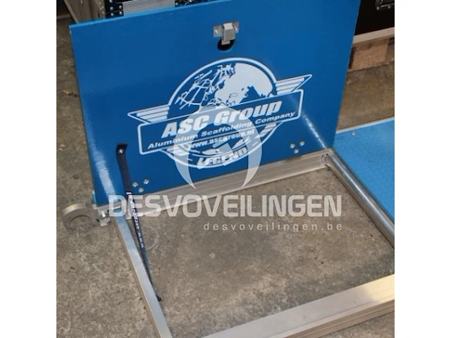 Steigerplatform met luik carbondeck 245 - afbeelding 1 van  4