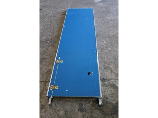 Steigerplatform met luik carbondeck 247 - afbeelding 6 van  6