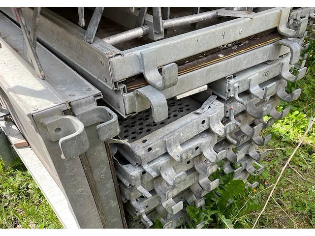Steigerplatform + vloeren afix - afbeelding 1 van  4