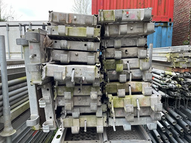 Steigerplatform + vloeren afix - afbeelding 1 van  5