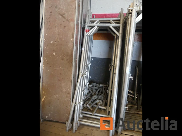Steigers met loopbrug - afbeelding 3 van  6