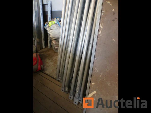 Steigers met loopbrug - afbeelding 4 van  6