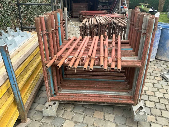 Steigerwerk met beveiligingsleuning en toebehoren steiger (59x) - afbeelding 2 van  6