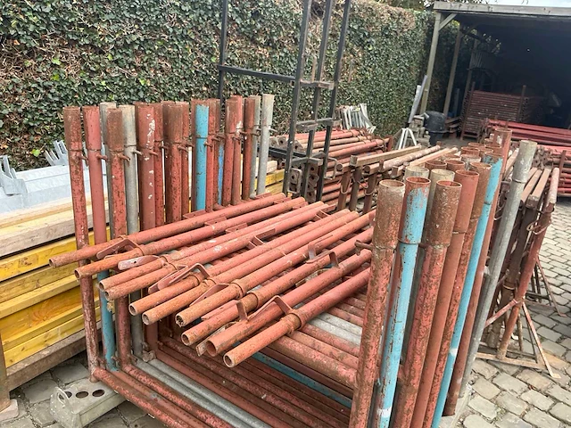 Steigerwerk met beveiligingsleuning en toebehoren steiger (59x) - afbeelding 3 van  6