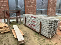 Steigerwerk met beveiligingsleuning en toebehoren steiger (59x) - afbeelding 6 van  6