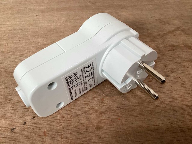 Stekker met schemerschakelaar (98x) - afbeelding 2 van  3