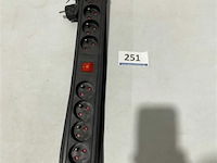 Stekkerblok 2x 4 stopkontakten 1,5 meter kabel - afbeelding 3 van  3