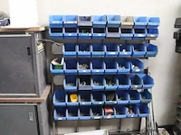 Stelling 2 kasten en vakkenkast met inhoud - afbeelding 3 van  3