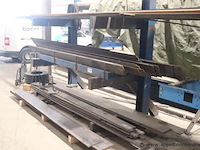 Stelling inhoudende ijzermaterialen - afbeelding 1 van  1