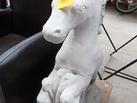 Stenen paard hoogte 80cm - afbeelding 1 van  2