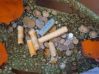 Stenen schaal incl oude munten - afbeelding 2 van  2