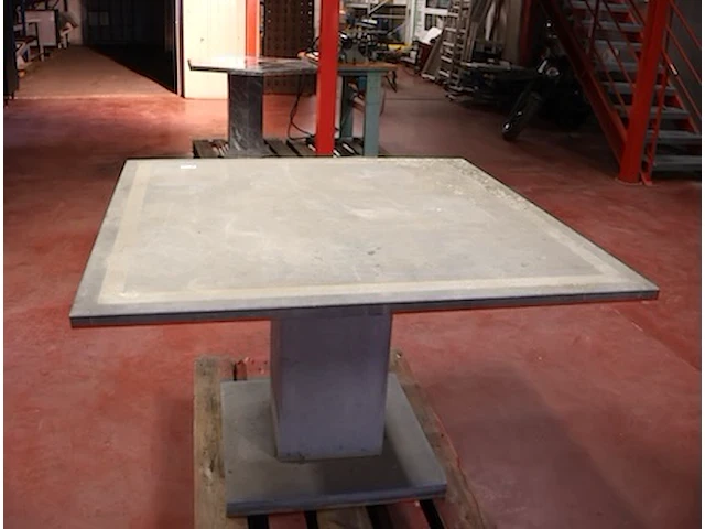 Stenen tafel - afbeelding 1 van  5