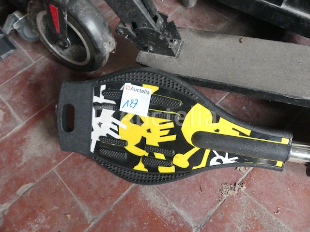 Step en 2-wiel skateboard - afbeelding 2 van  9