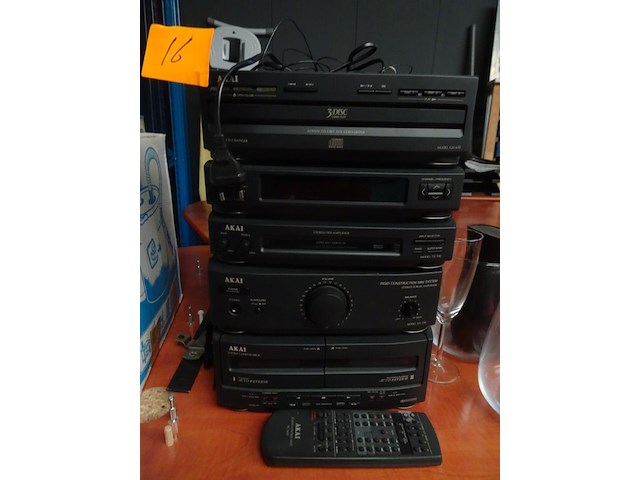 Stereo akai - afbeelding 1 van  2