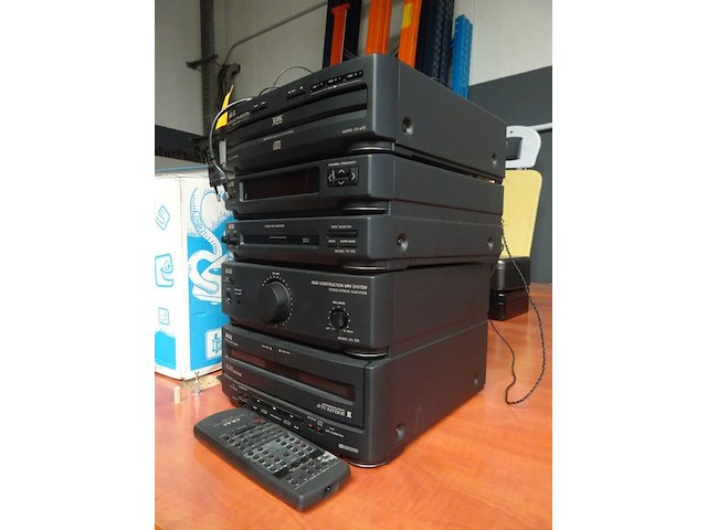 Stereo akai - afbeelding 2 van  2