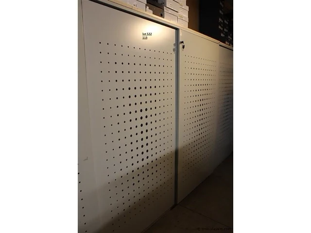 Stevige metalen bureau kast - afbeelding 1 van  3