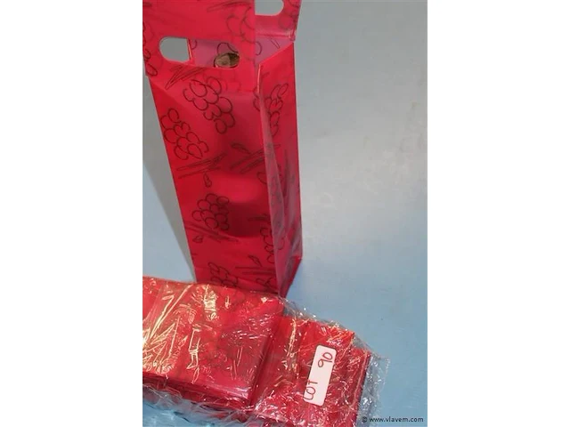 Stevige plastiek geschenkzak voor wijnfles - afbeelding 2 van  2