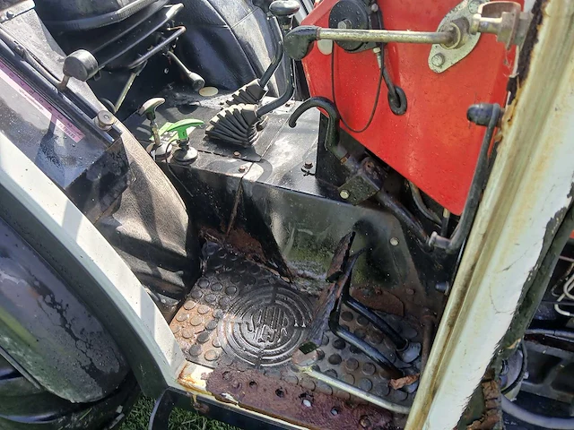Steyr 8075 smalspoor tractor - afbeelding 13 van  18