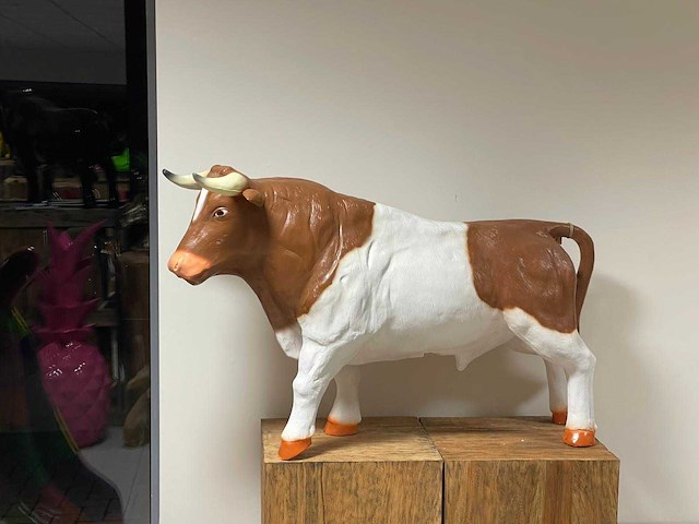 Stier h69cm x l110cm bruin/wit - afbeelding 2 van  2