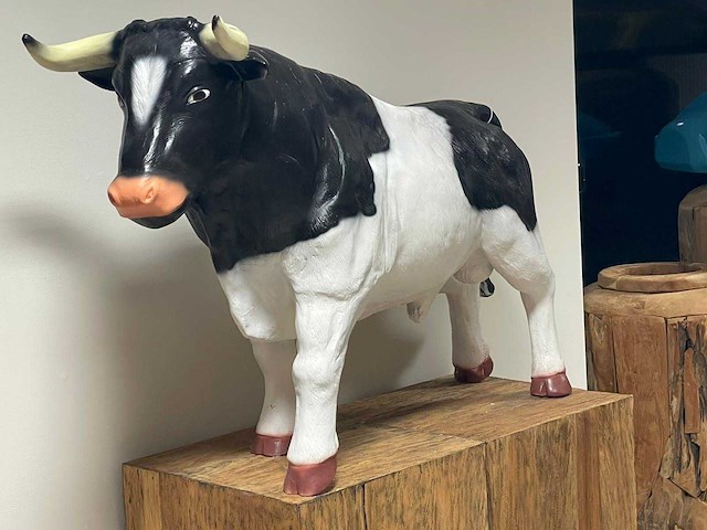 Stier h69cm x l110cm zwart/wit - afbeelding 1 van  2