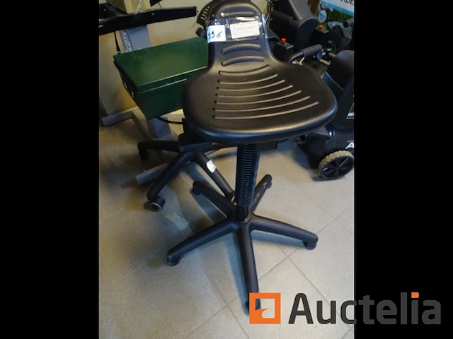 Stier staande zetel met wielen - afbeelding 2 van  4