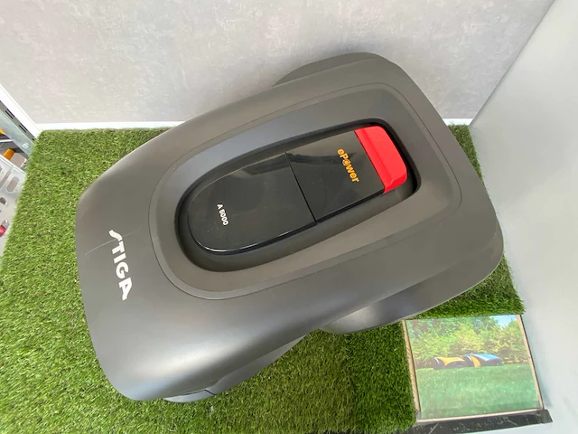 Stiga a 3000 draadloze robotmaaier - afbeelding 3 van  4