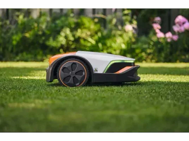 Stihl - 2025 - imow 7.0 - robotmaaier 5.000m² - afbeelding 1 van  6