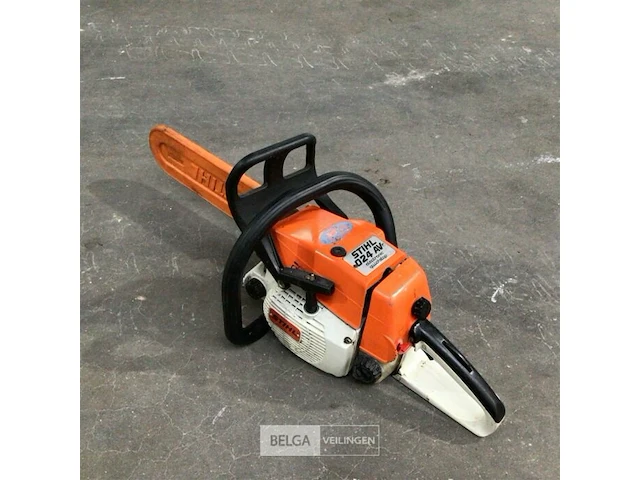 Stihl 024av benzine kettingzaag - afbeelding 1 van  6