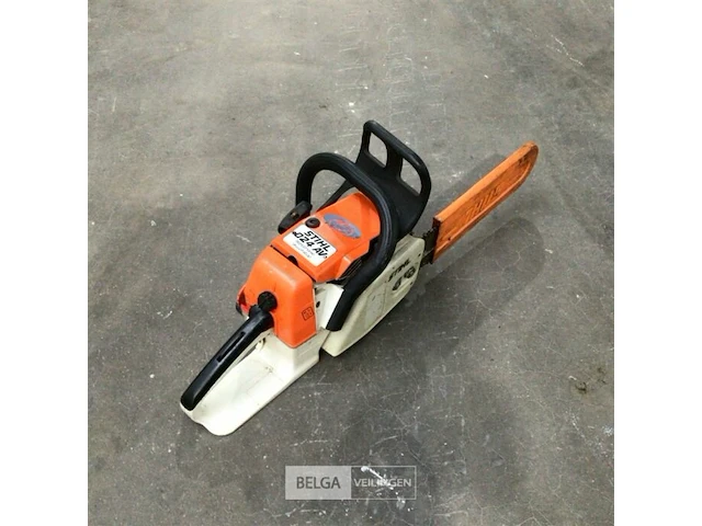 Stihl 024av benzine kettingzaag - afbeelding 2 van  6