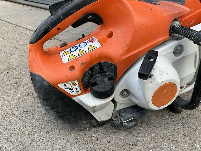 Stihl betonzaag 350mm benzine - afbeelding 7 van  11