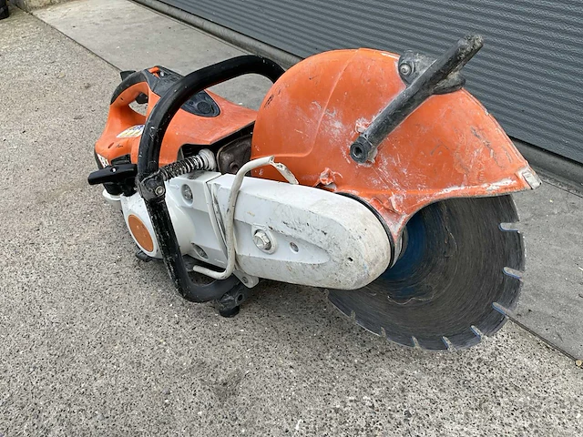 Stihl betonzaag 350mm benzine - afbeelding 9 van  11