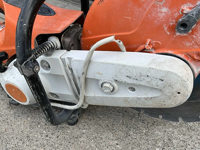 Stihl betonzaag 350mm benzine - afbeelding 10 van  11